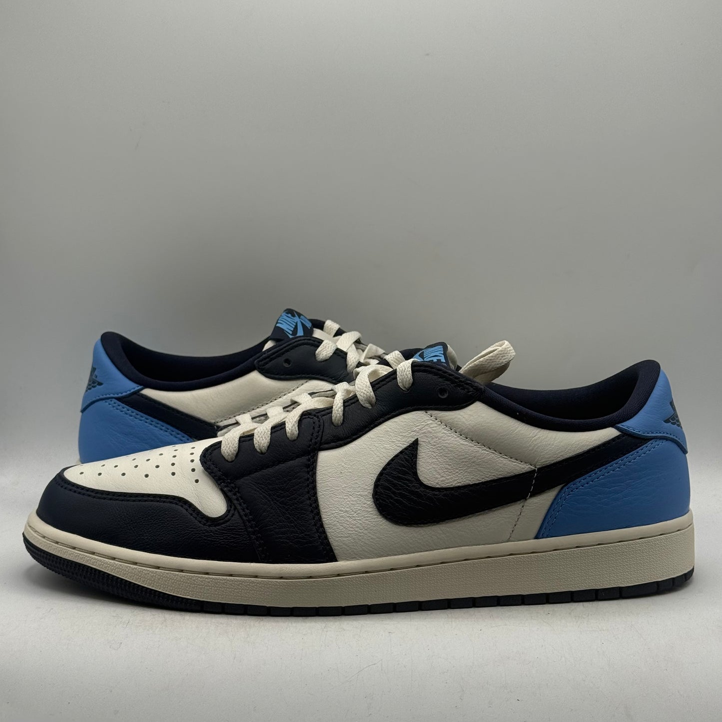 (USED) Jordan 1 Low Obsidian UNC Size 13