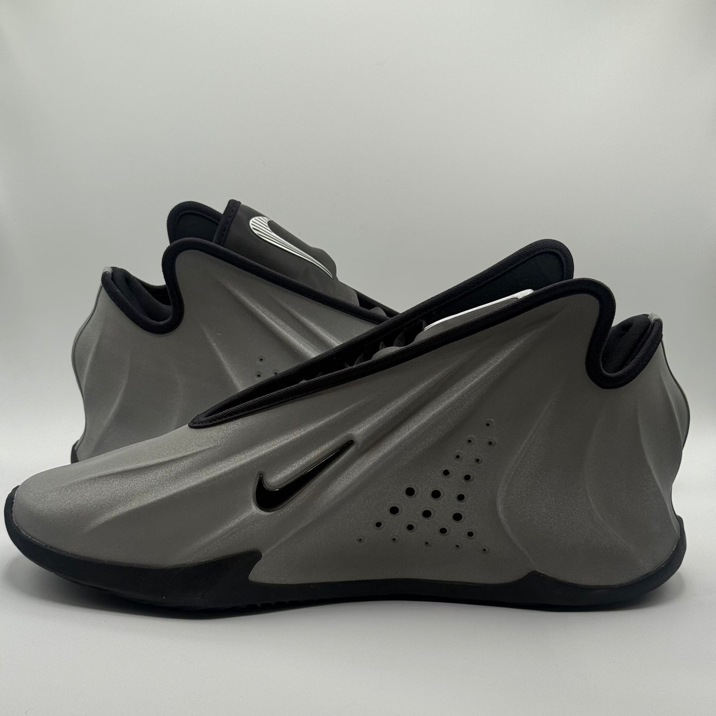 (USED) Nike GT Future Metallic Silver Size 12