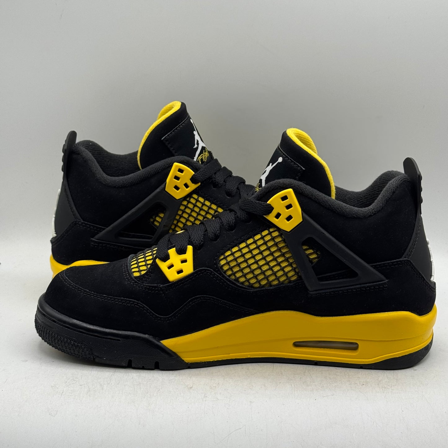 (USED) Jordan 4 Thunder Size 6.5Y