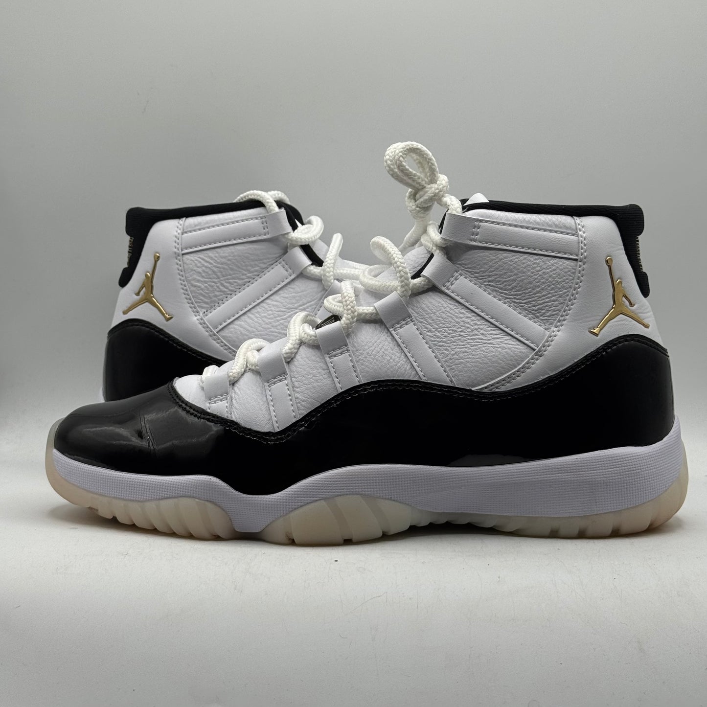 (USED) Jordan 11 Gratitude Size 10