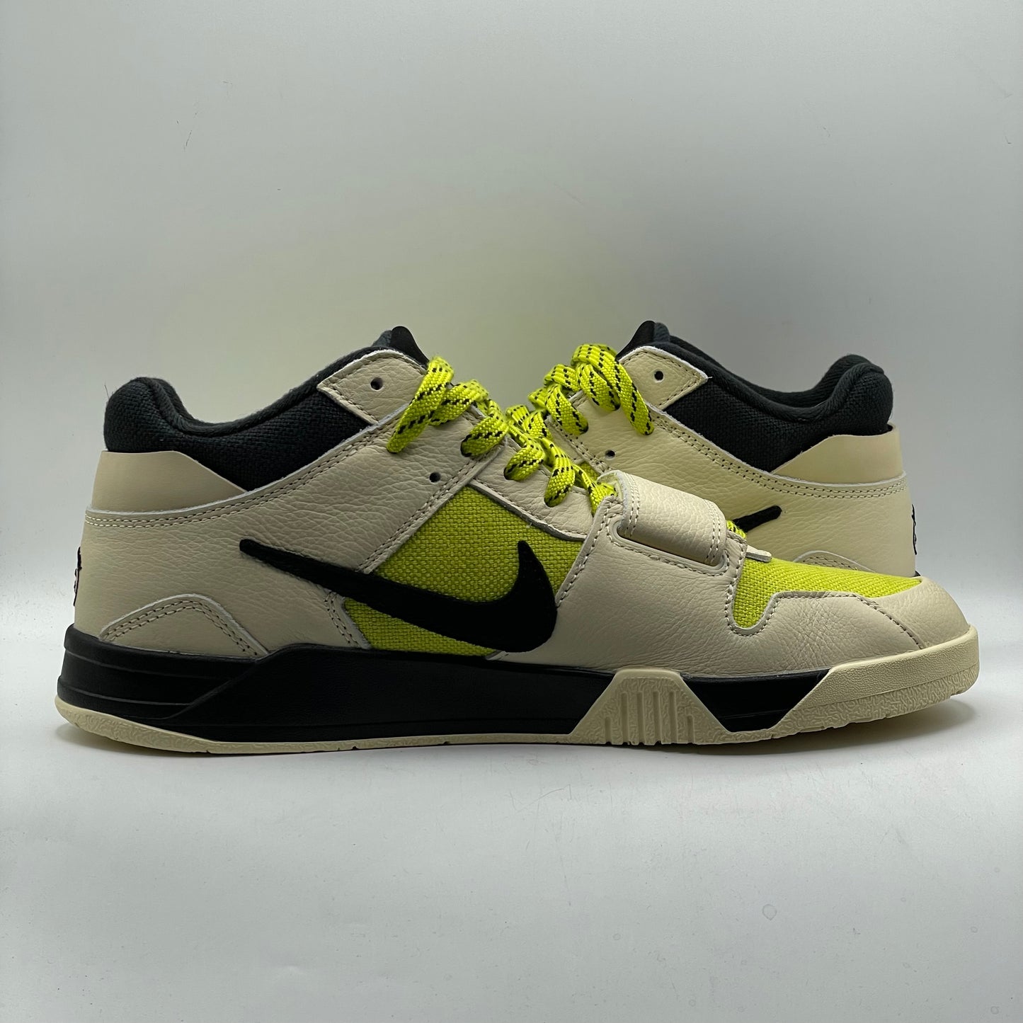 (USED) Jordan Jumpman Jack Travis Scott Bright Cactus Size 11