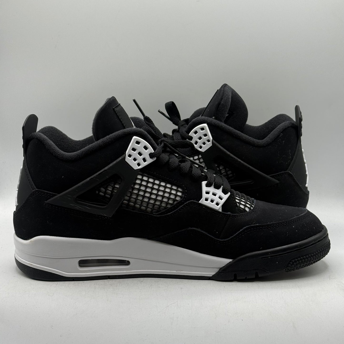 (Used) Jordan 4 White Thunder Size 11