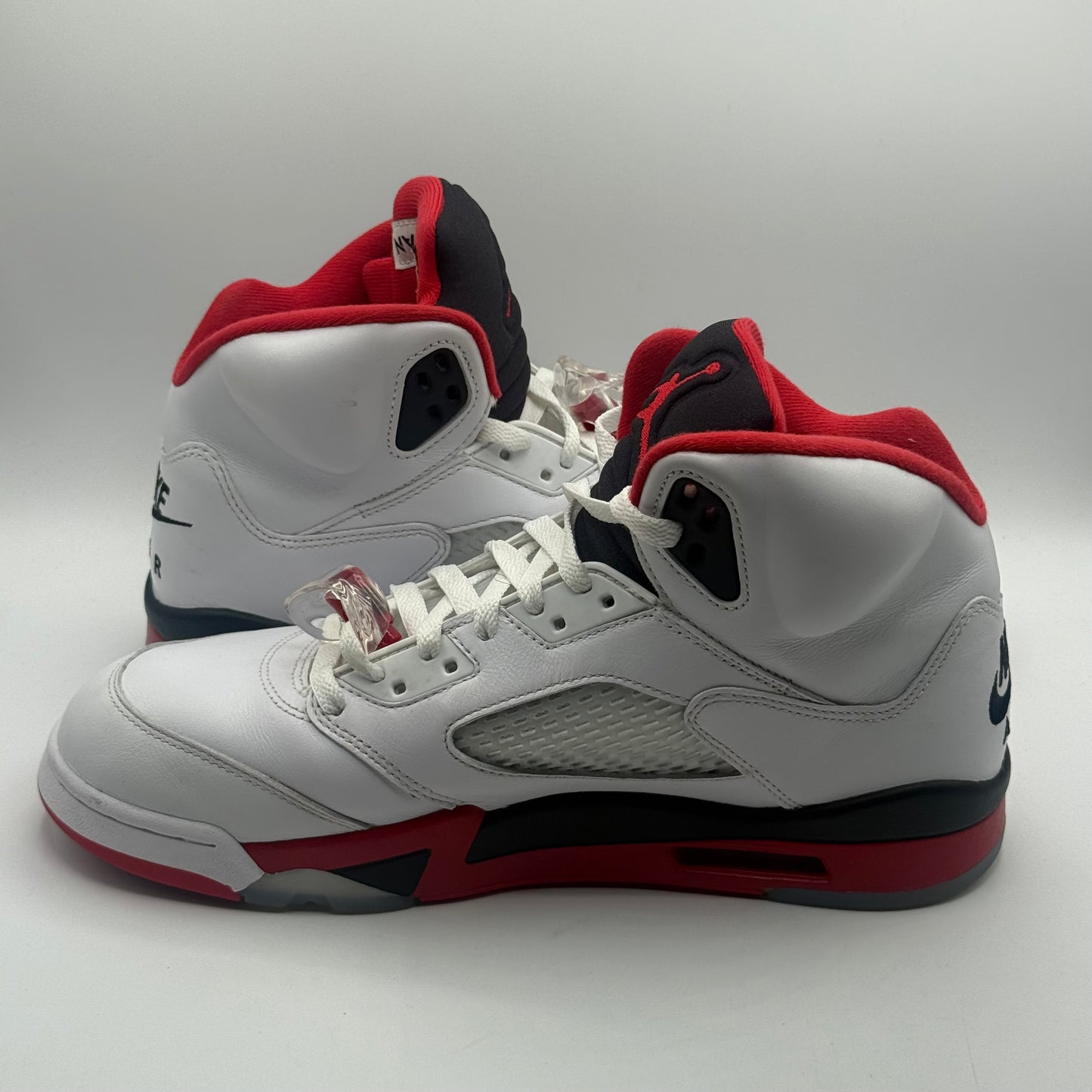 (USED NO BOX) Jordan 5 Black Tongue Size 10.5