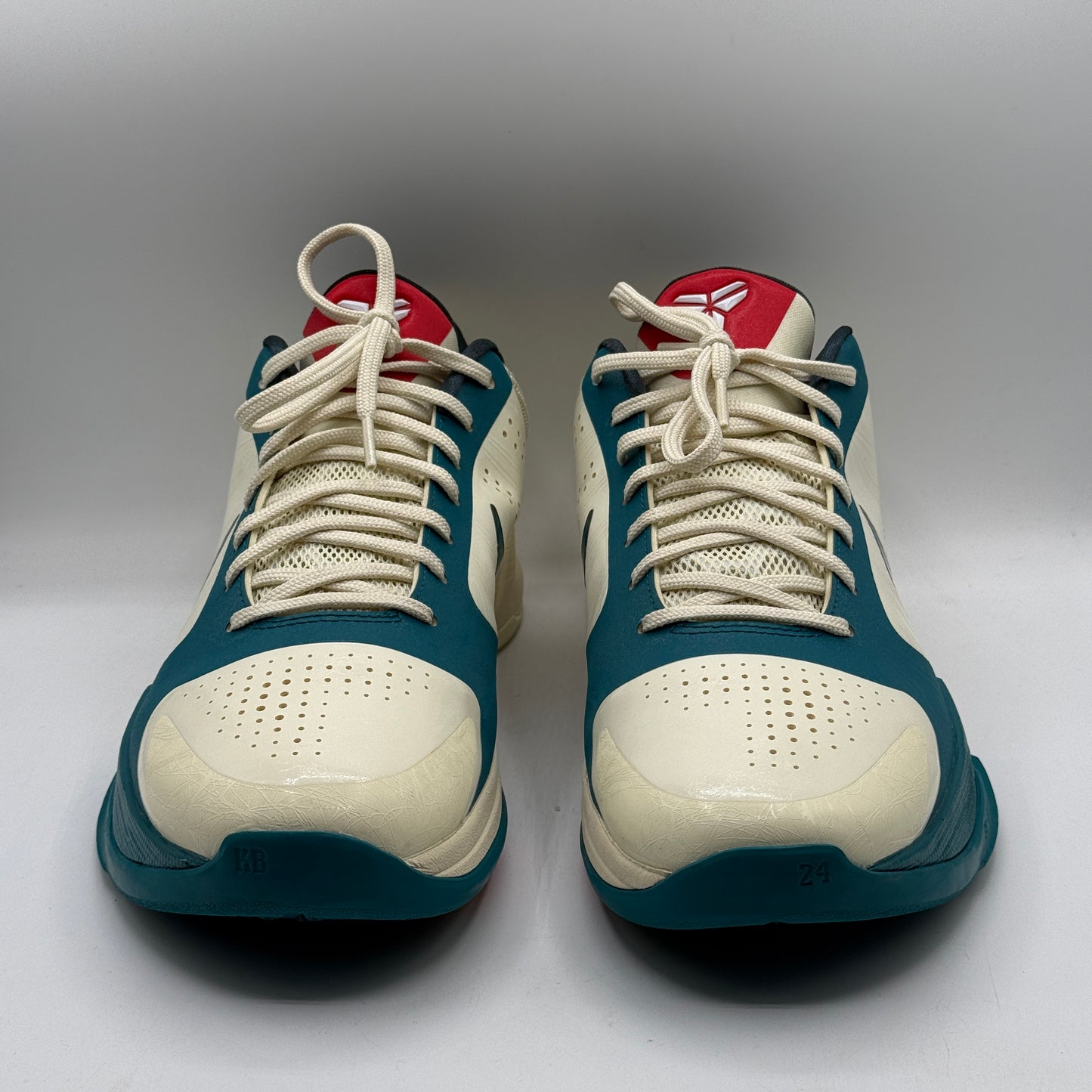 (USED) Kobe V Protro Caitlin Calrk Coconut Milk Size 10