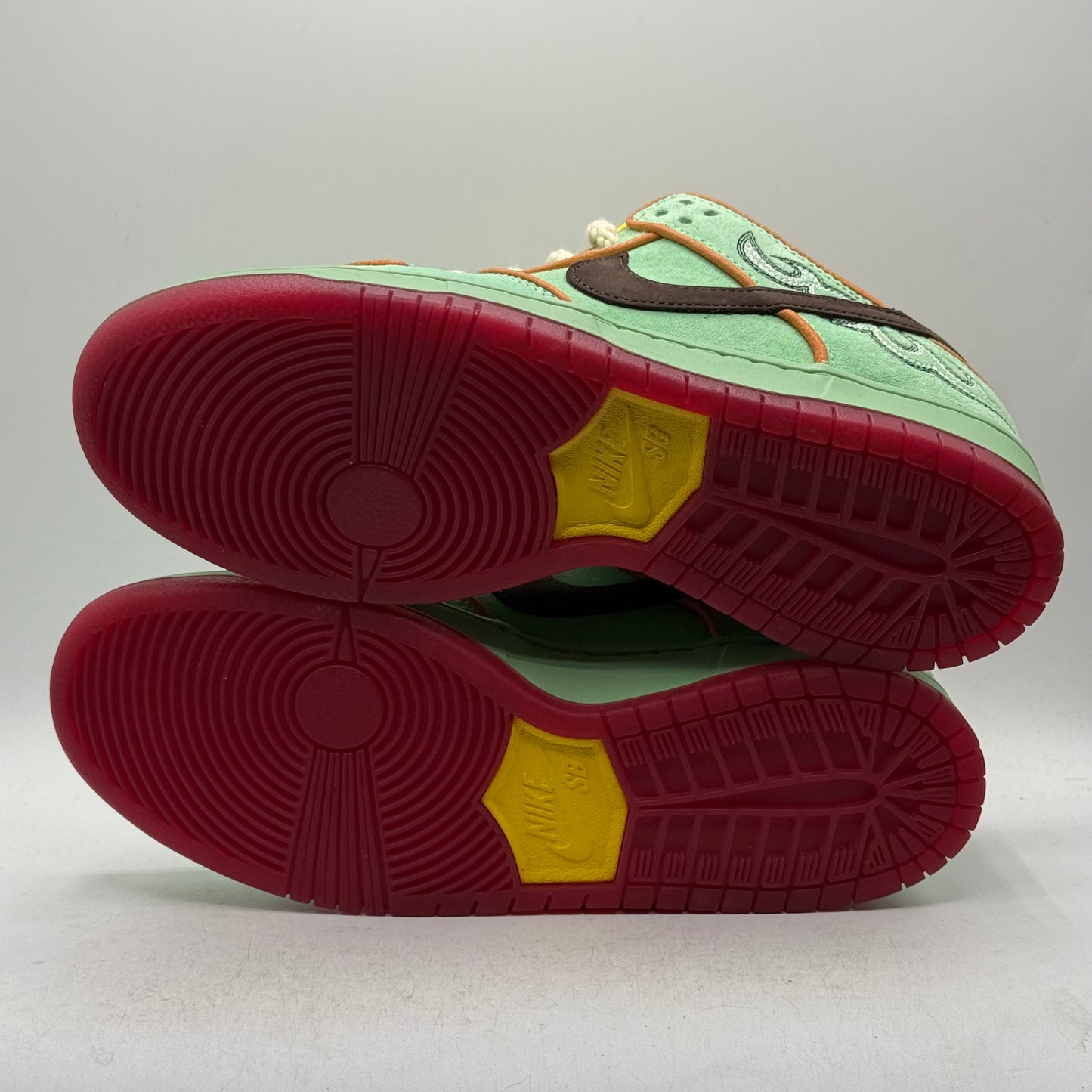 (USED) Nike SB Dunk Low Rodeo Tourmaline Size 9.5