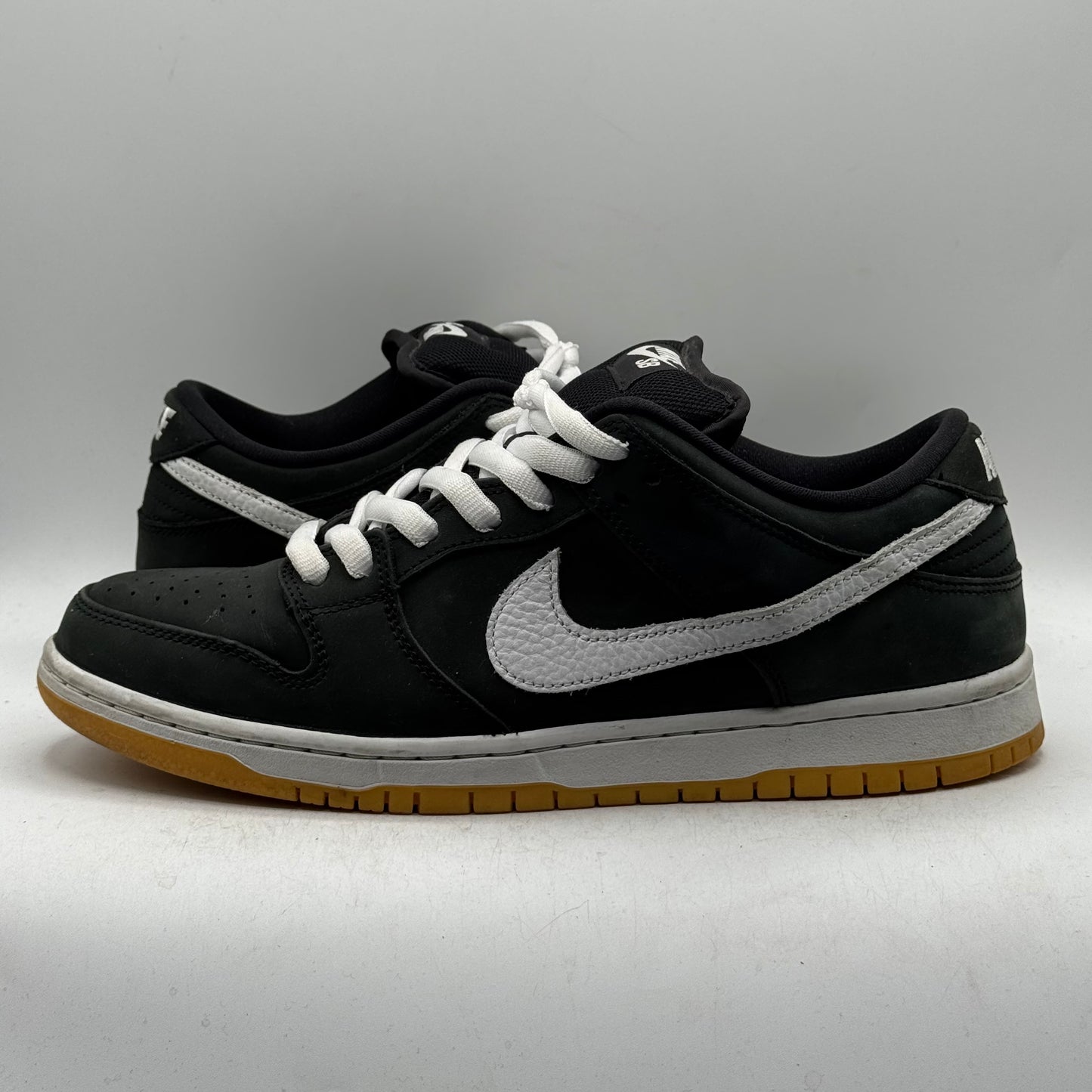 (Used No Box) Nike SB Dunk Low Black/ White Size 11