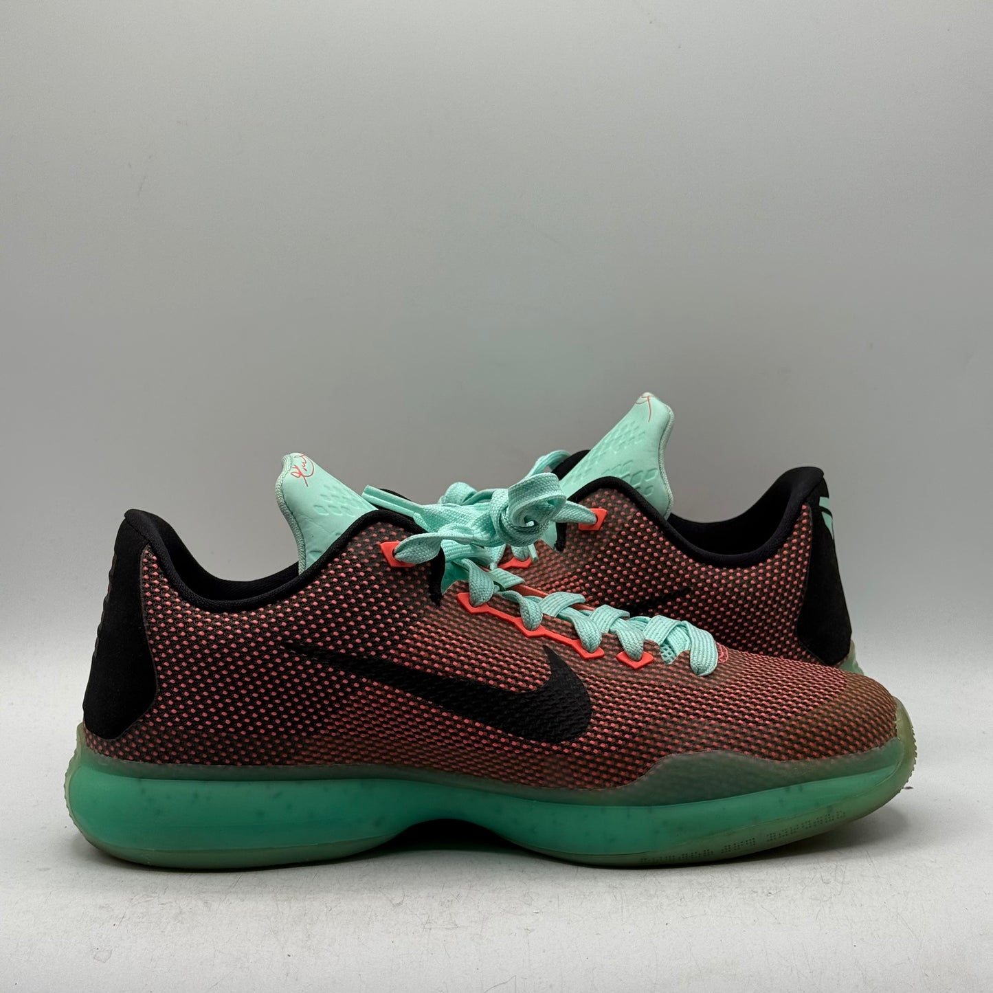 (Used) Nike Kobe 10 Easter Size 6.5Y