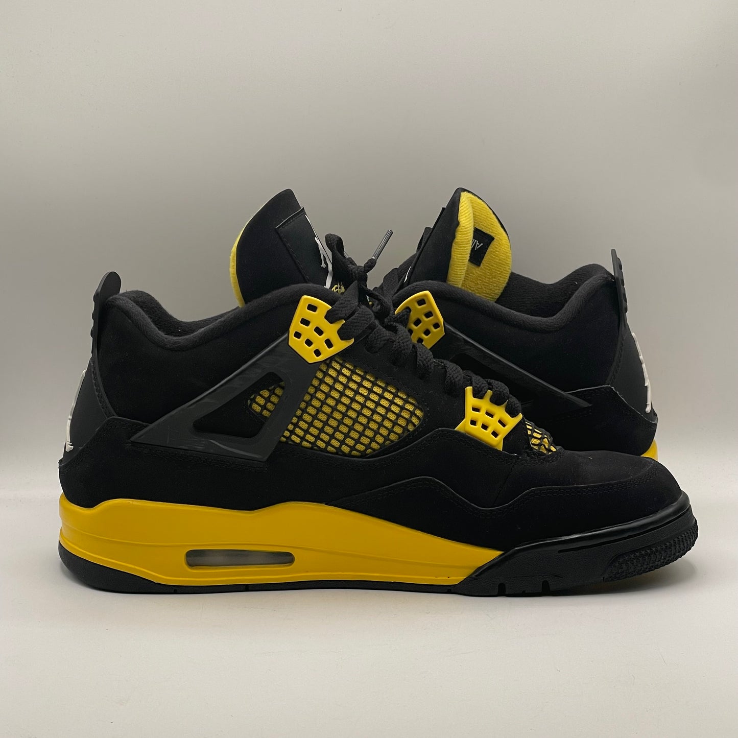 (USED) Jordan 4 Thunder Size 10