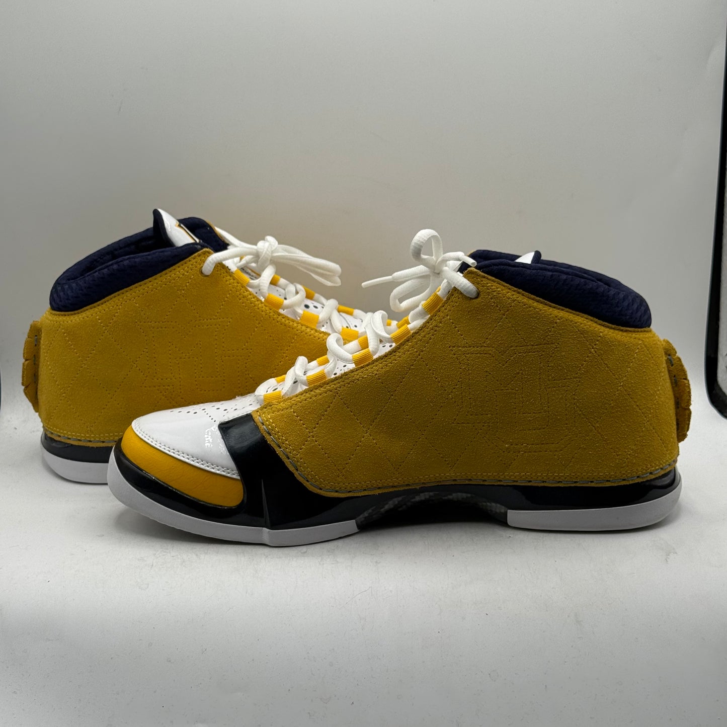 (Used) Jordan 23 Retro Marquette PE Size 10.5