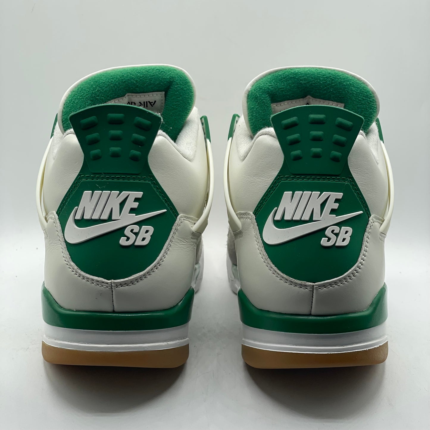 (USED) Jordan 4 SB Pine Green Size 10.5
