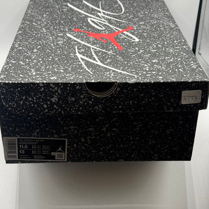 (Used) Jordan 4 Military Black Size 11.5