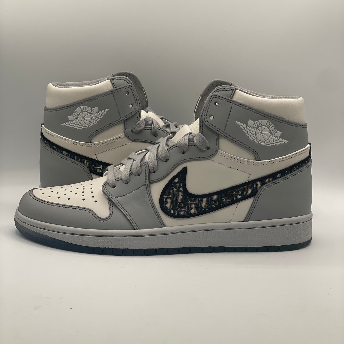 (Brand New,No Box) Jordan 1 High Dior Size 8.5