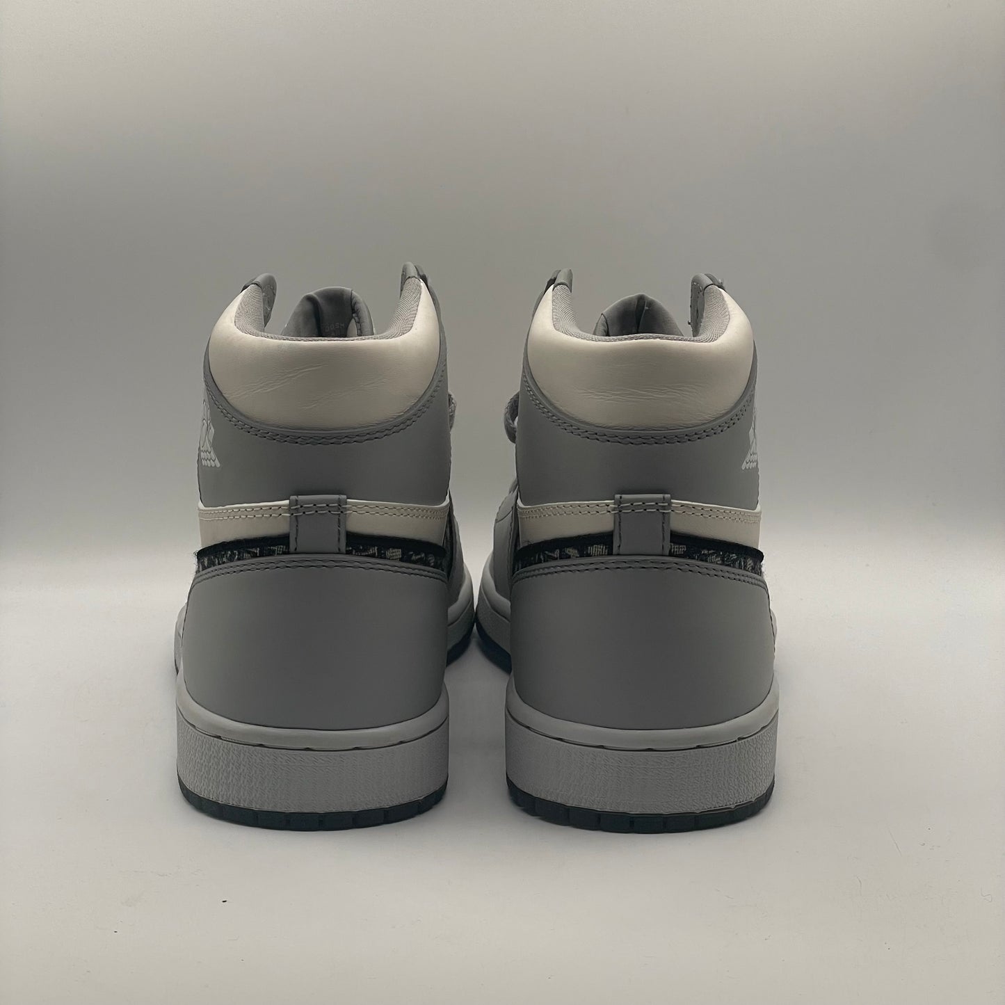 (Brand New,No Box) Jordan 1 High Dior Size 8.5