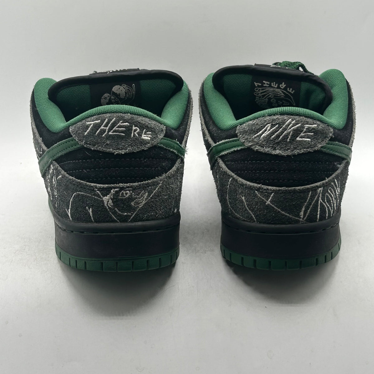 (Used) Nike SB Dunk Low There Skateboards Size 9.5