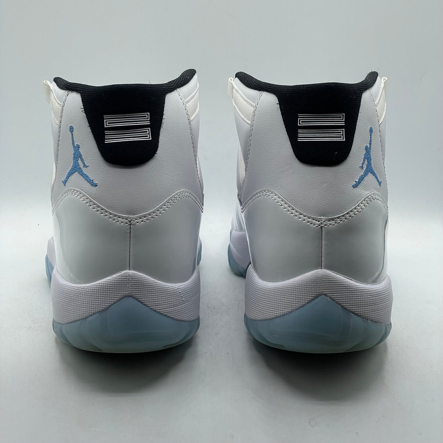 (USED) Jordan 11 Legend Blue (2024) Size 10
