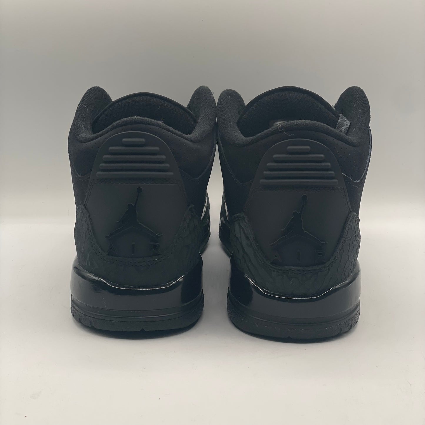 (USED) Jordan 3 Black Cat Size 6.5Y