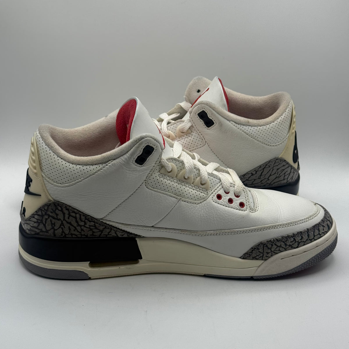 (USED NO BOX) Jordan 3 Reimagined Size 10.5