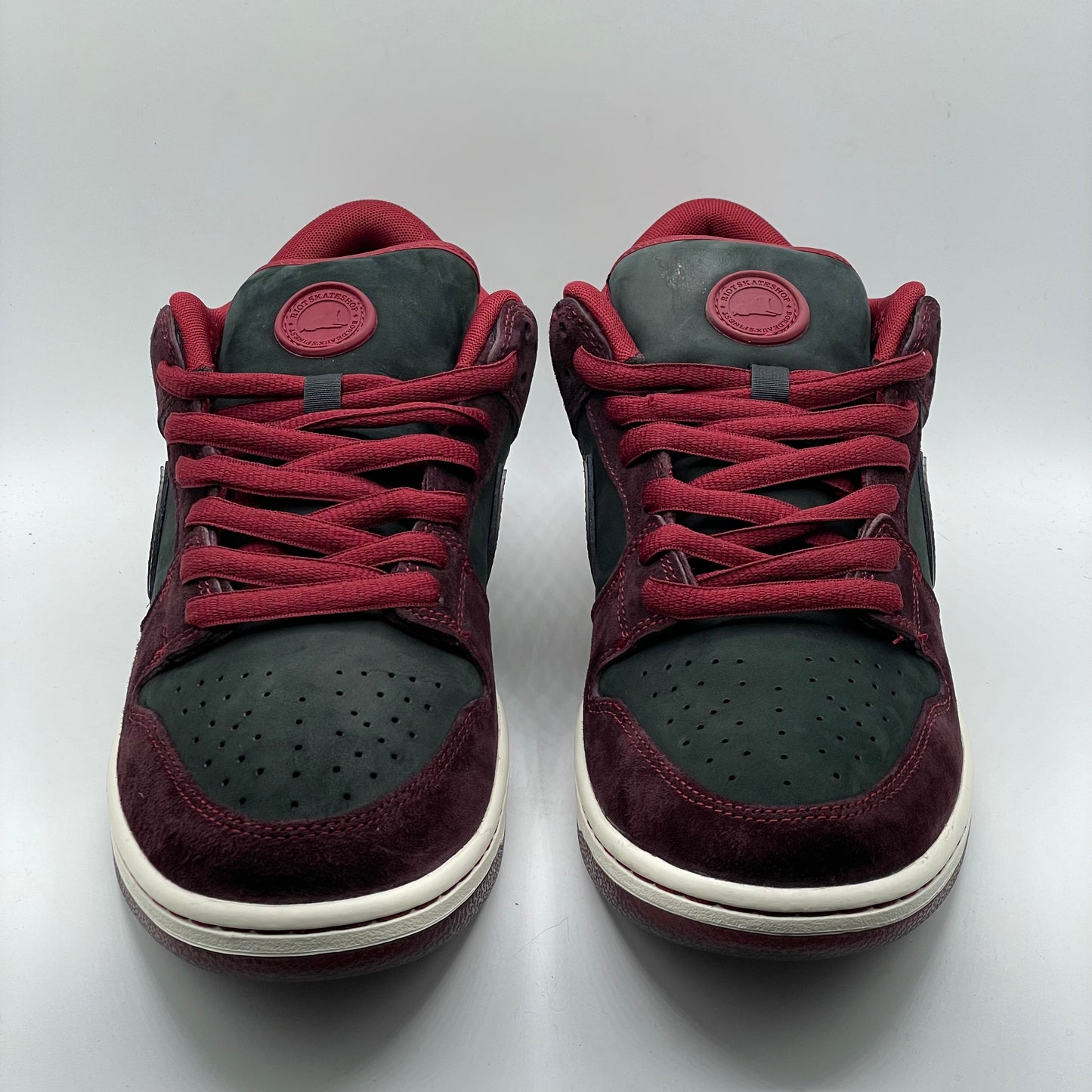 (USED) Nike SB Dunk Low Riot Size 12