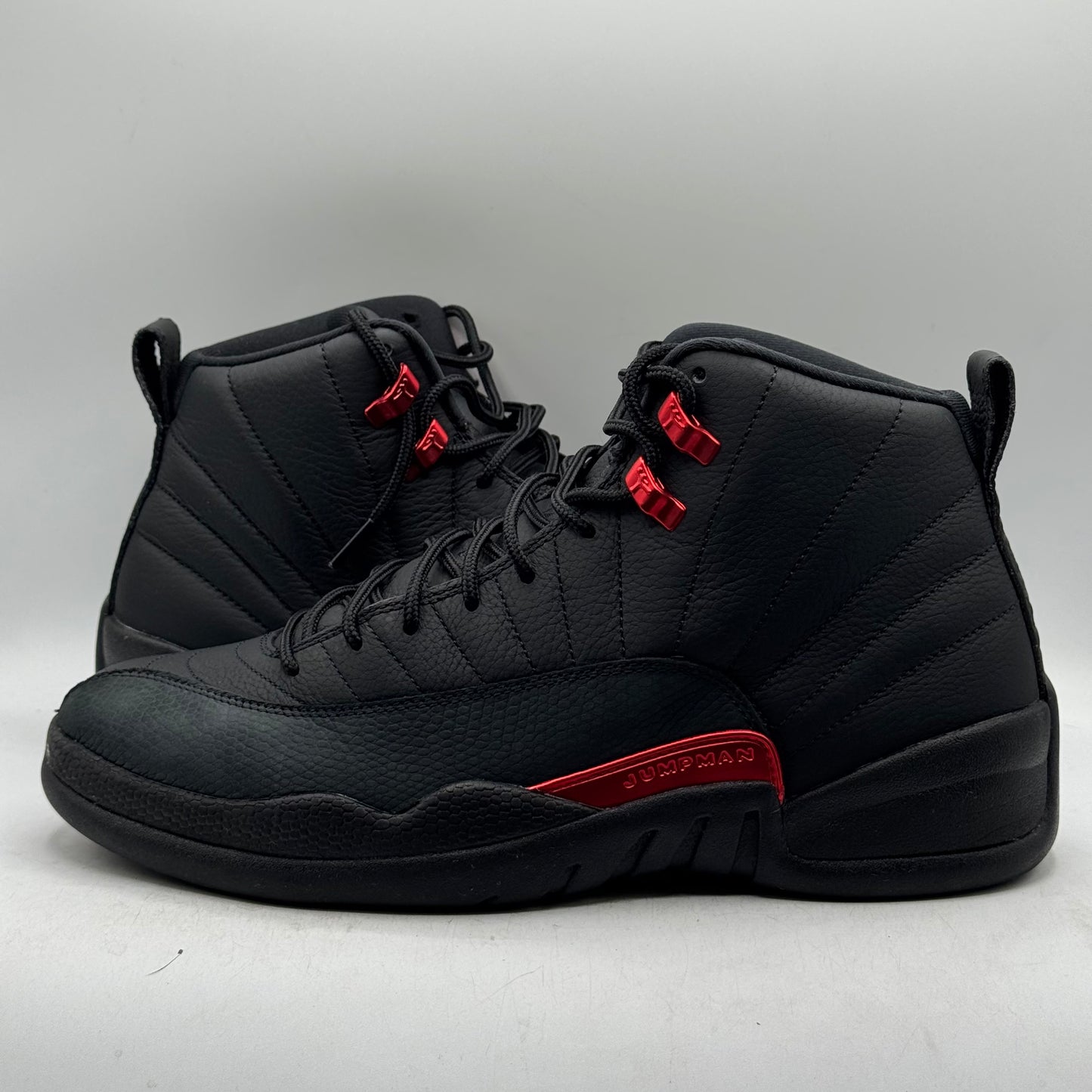 (USED) Jordan 12 Bloodline Size 10