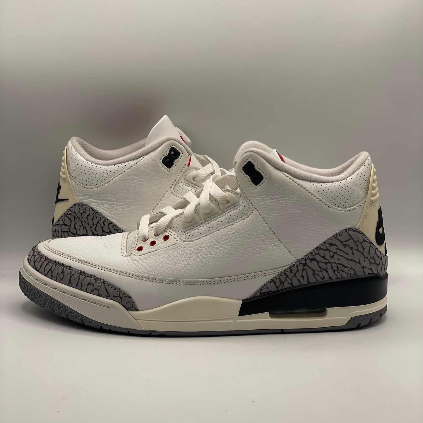 (USED) Jordan 3 Reimagined Size 11