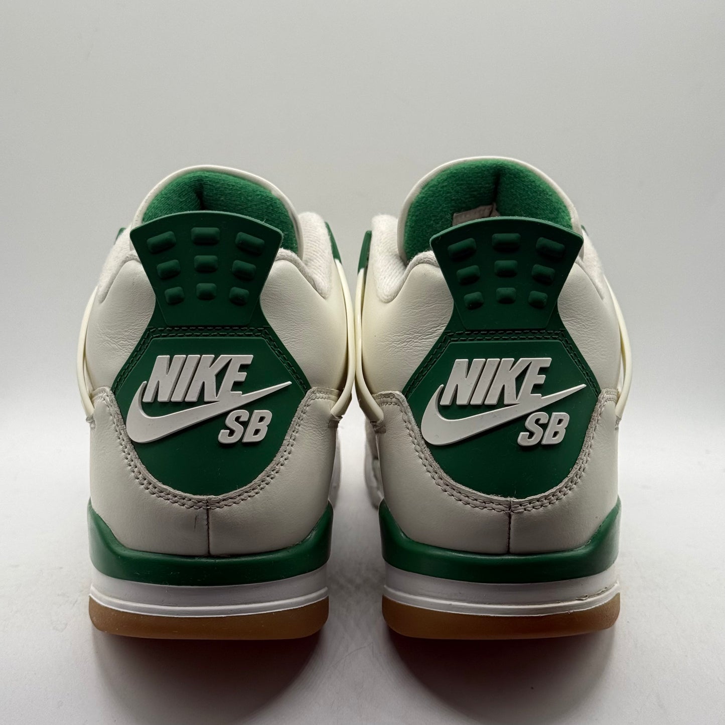 (USED) Jordan 4 SB Pine Green Size 10