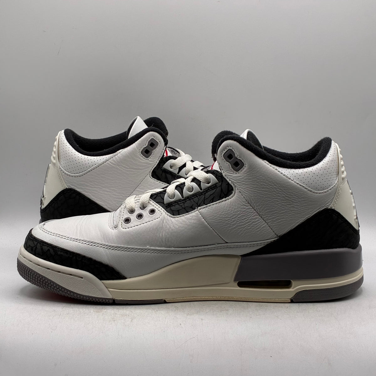 (USED) Jordan 3 Cement Grey Size 10.5