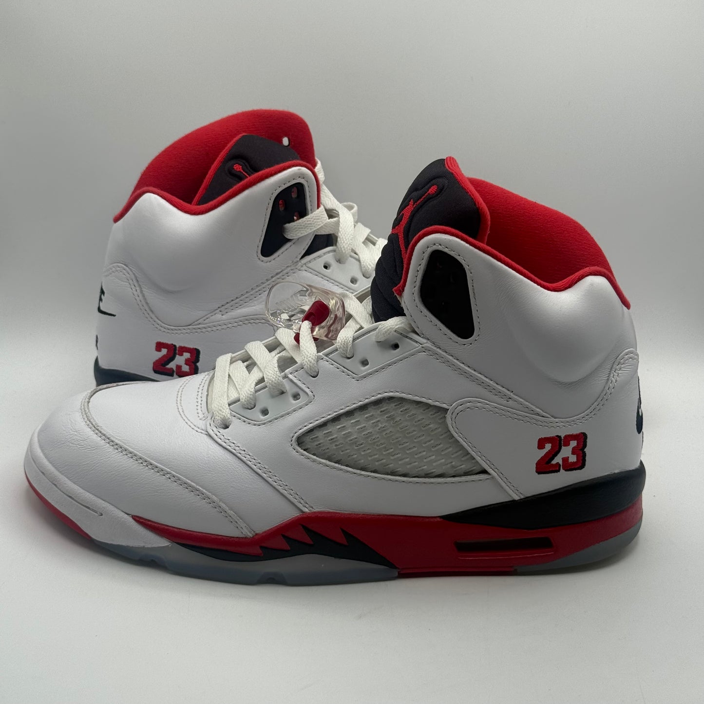(USED NO BOX) Jordan 5 Black Tongue Size 10.5