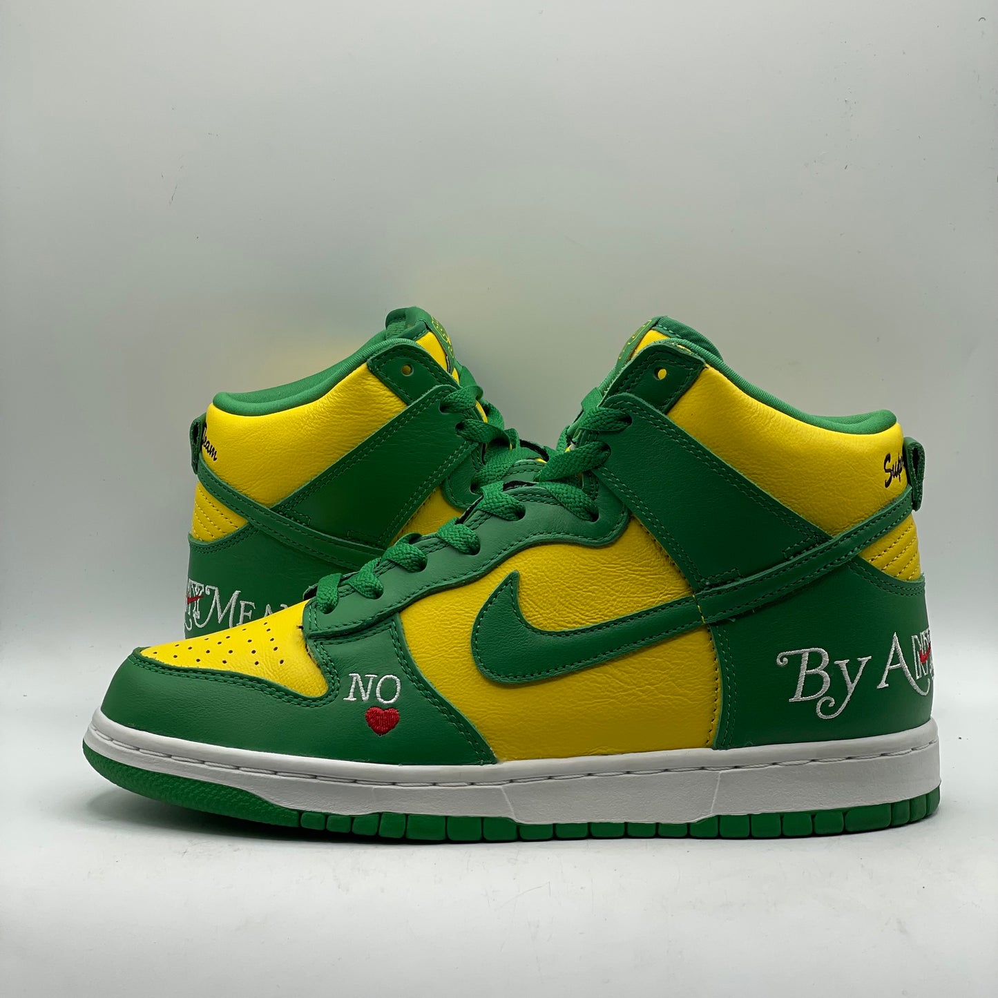 (USED) NIke SB Dunk High Supreme Brazil Size 8