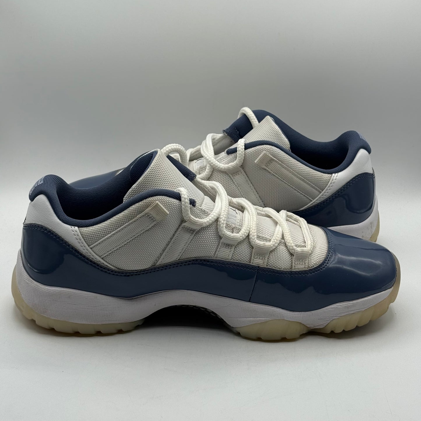 (USED) Jordan 11 Low Diffused Blue Size 10.5