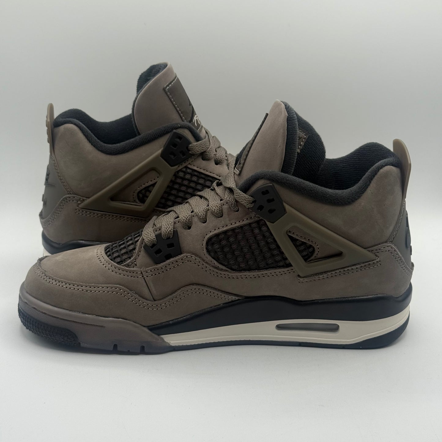 (USED) Jordan 4 Cave Stone Size 7Y