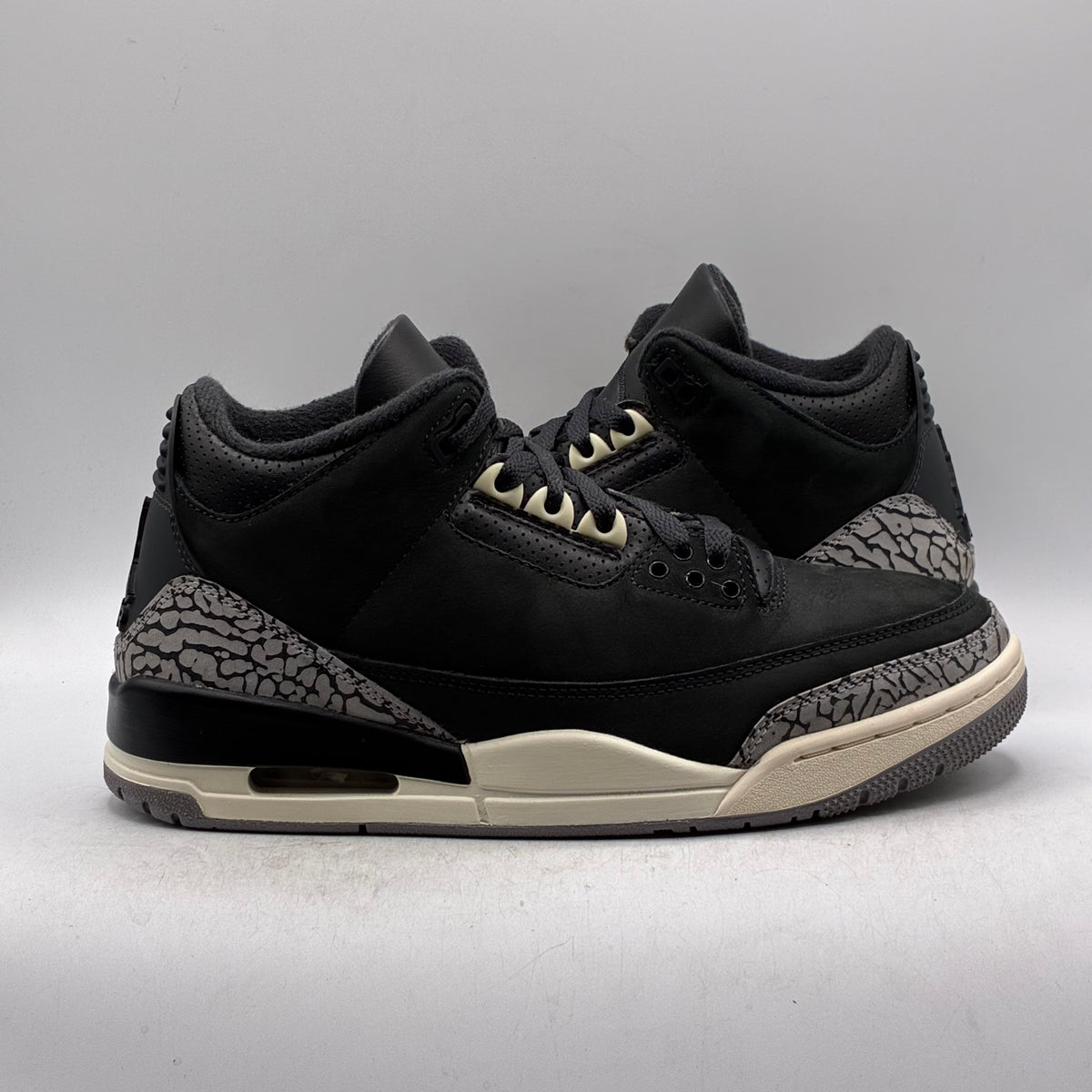 (USED) Jordan 3 Off Noir (W) Size 8.5W/7M