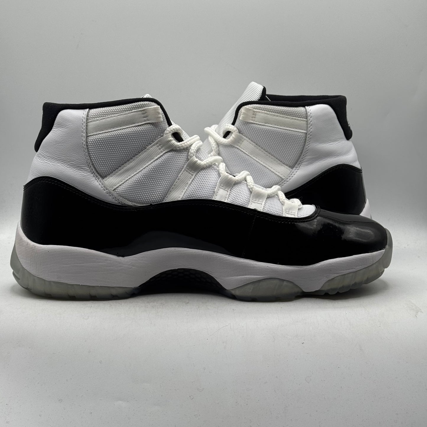 (USED) Jordan 11 Concord (2018) Size 12.5