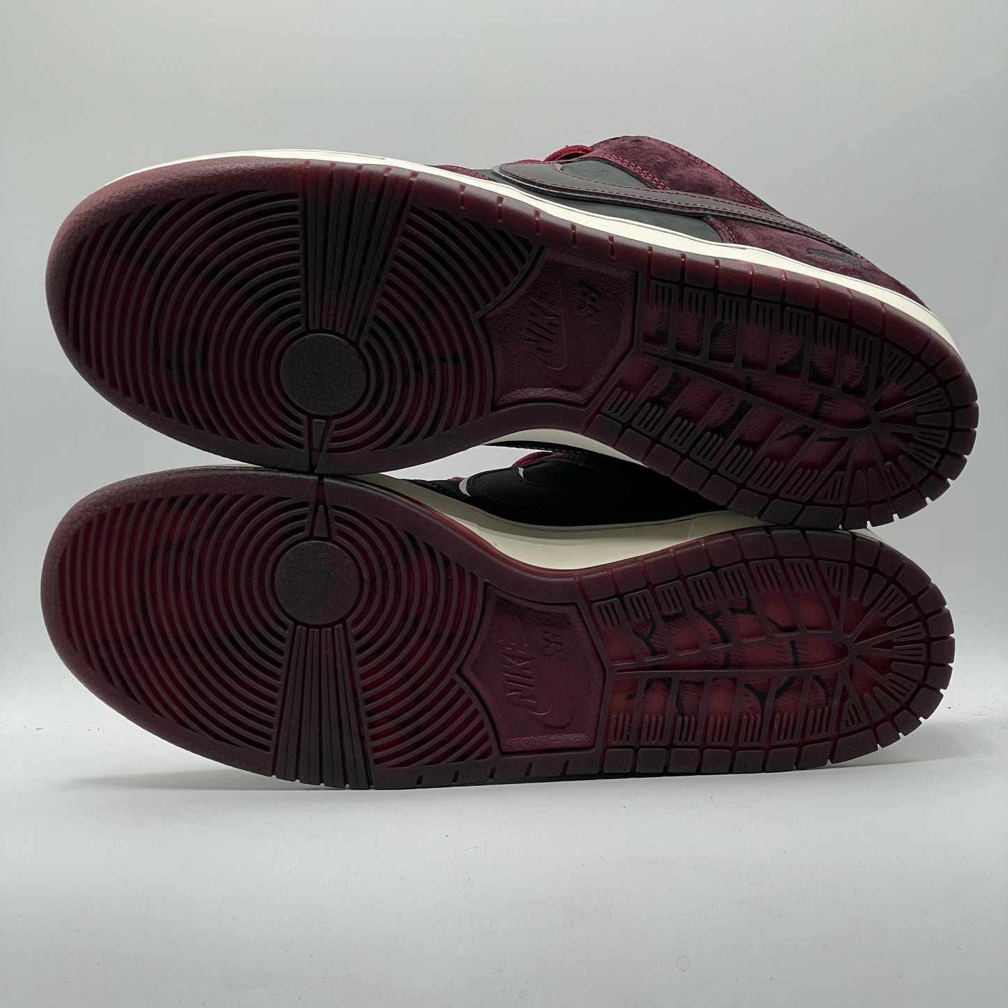 (USED) Nike SB Dunk Low Riot Size 12