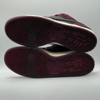 (USED) Nike SB Dunk Low Riot Size 12