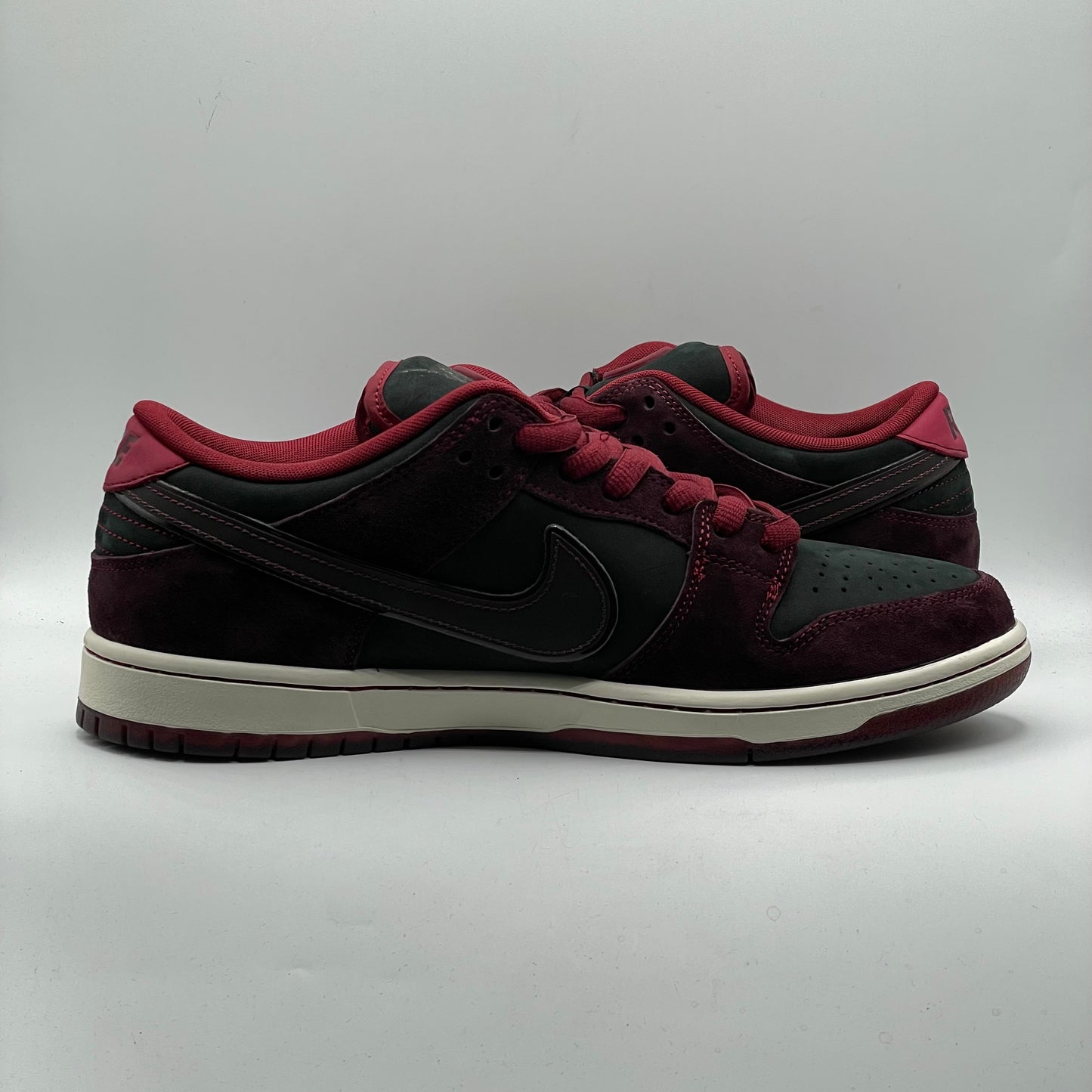 (USED) Nike SB Dunk Low Riot Size 12