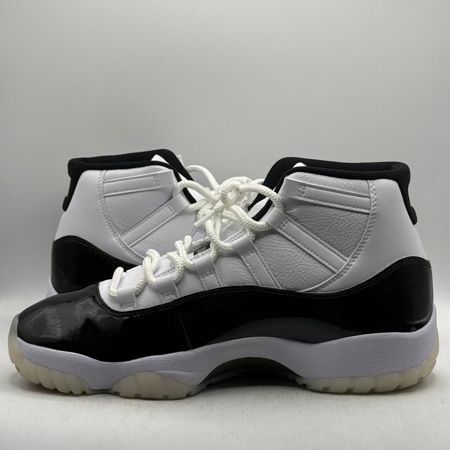 (Used) Jordan 11 High Gratitude Size 11.5