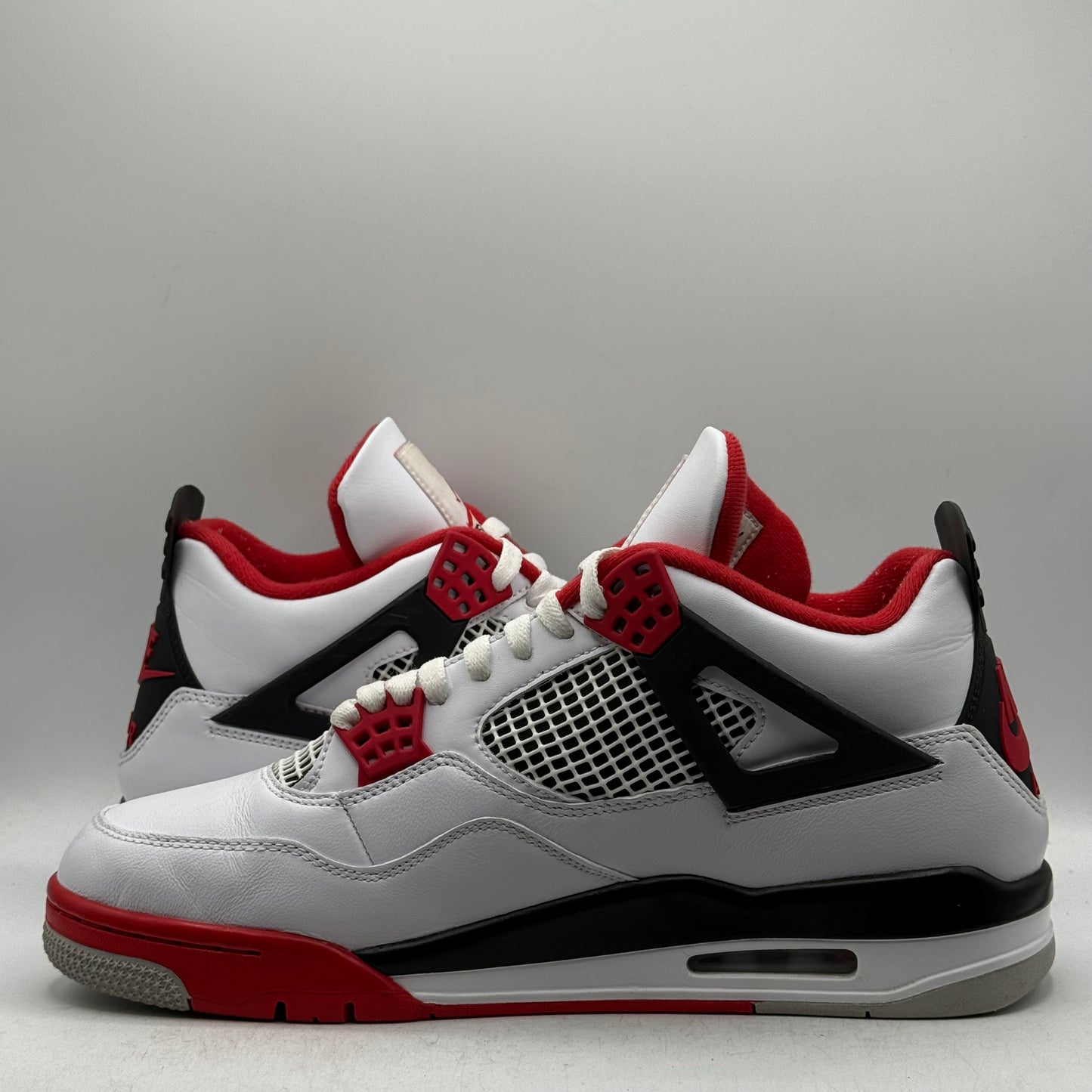 (USED) Jordan 4 Fire Red (2020) Size 10.5