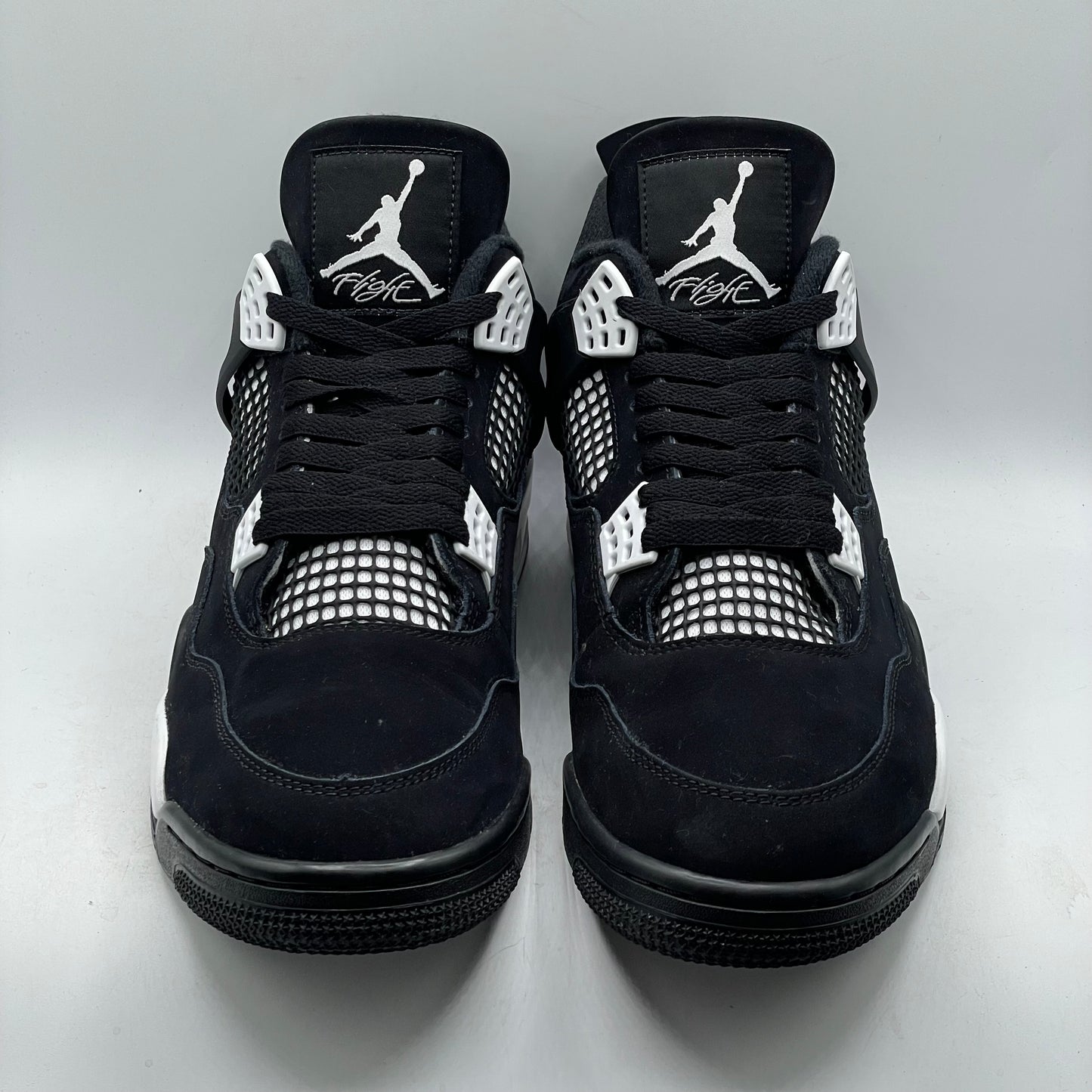 (Used) Jordan 4 White Thunder Size 11
