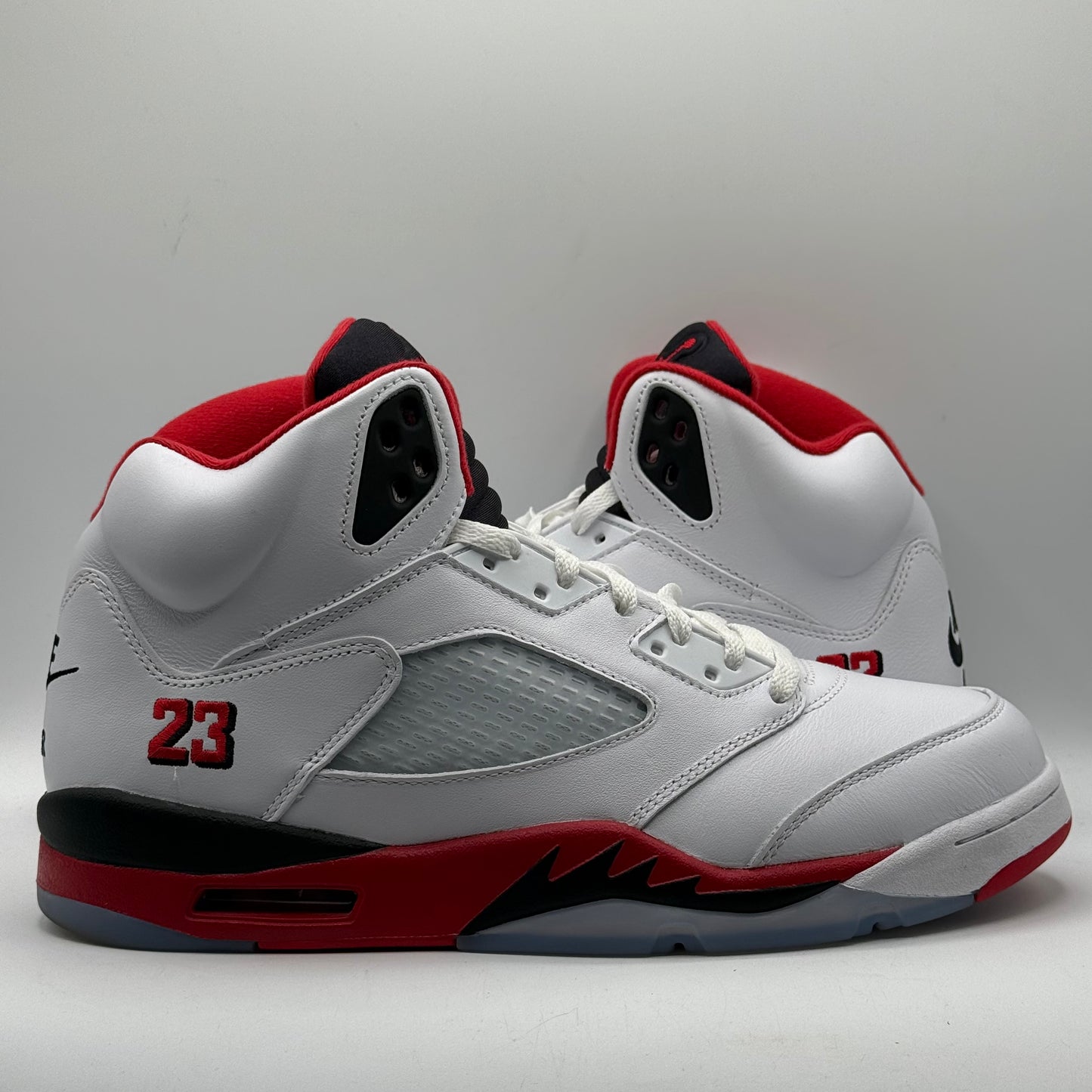 (Used) Jordan 5 Fire Red Black Tongue Size 11.5