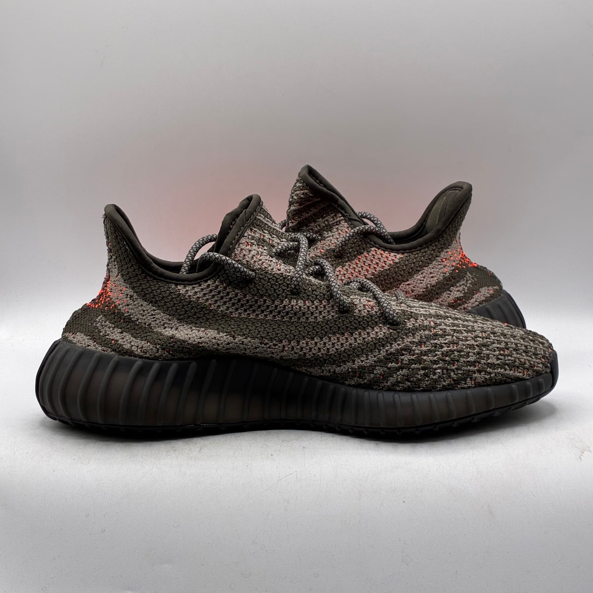 (USED REP BOX) Adidas Yeezy 350 V2 Carbon Beluga Size 8.5