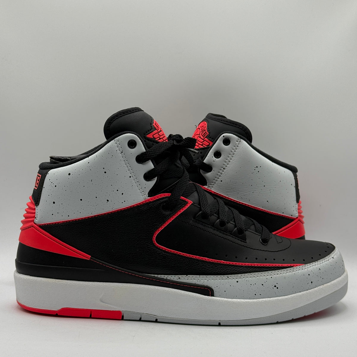 (USED) Jordan 2 Infrared Cement Size 10.5