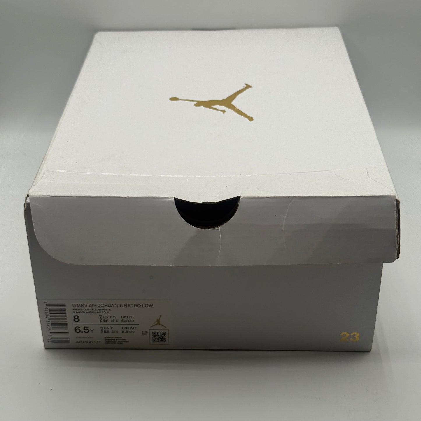 (USED) Jordan 11 Low Yellow Snakeskin Size 8W/6.5Y