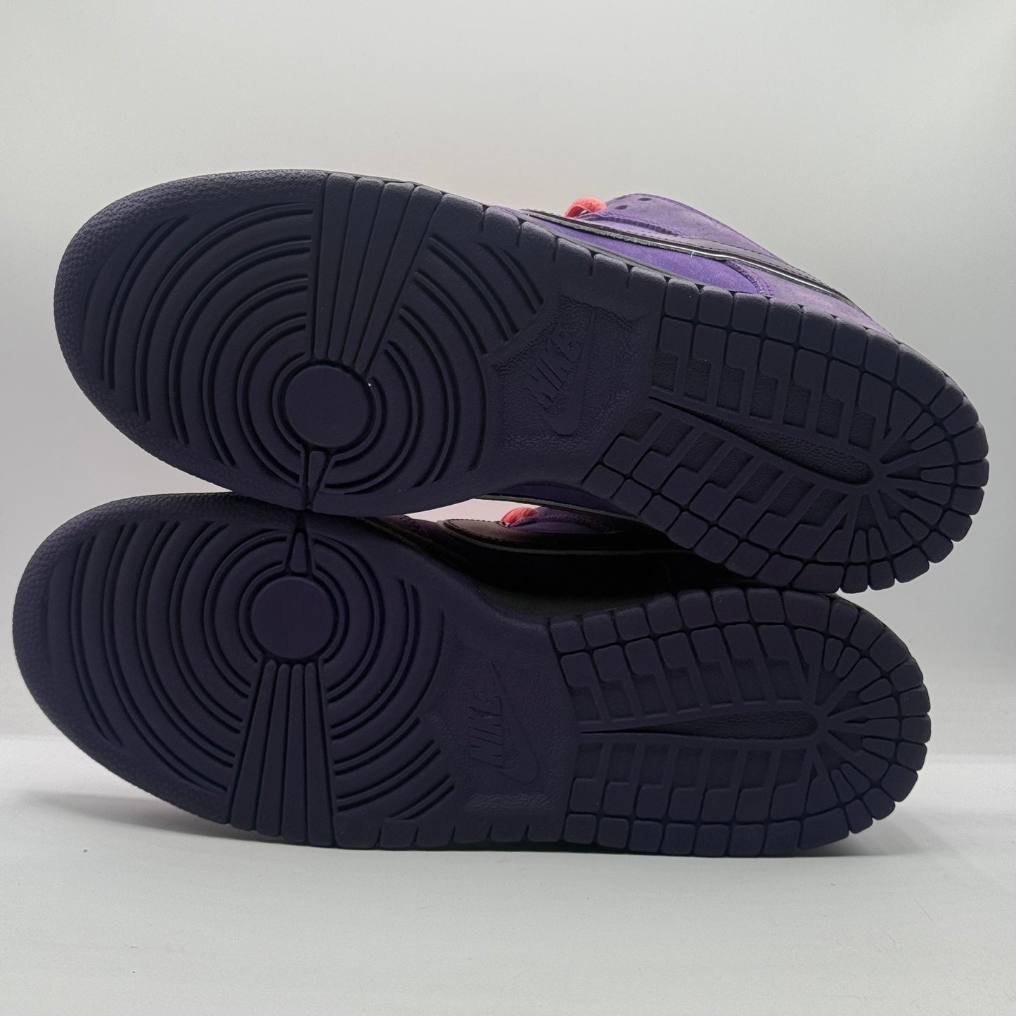 (USED) Nike SB Dunk Low Purple Lobster Size 9