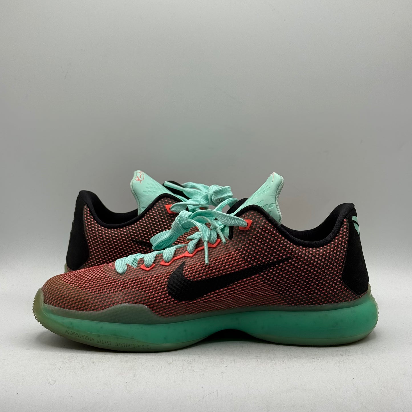 (Used) Nike Kobe 10 Easter Size 6.5Y
