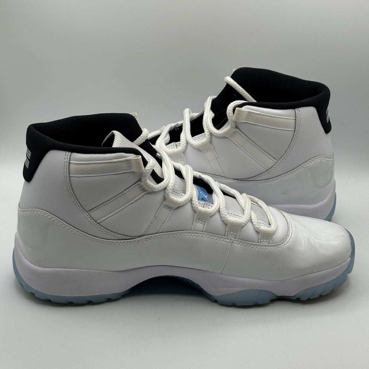 (USED) Jordan 11 Legend Blue Size 11