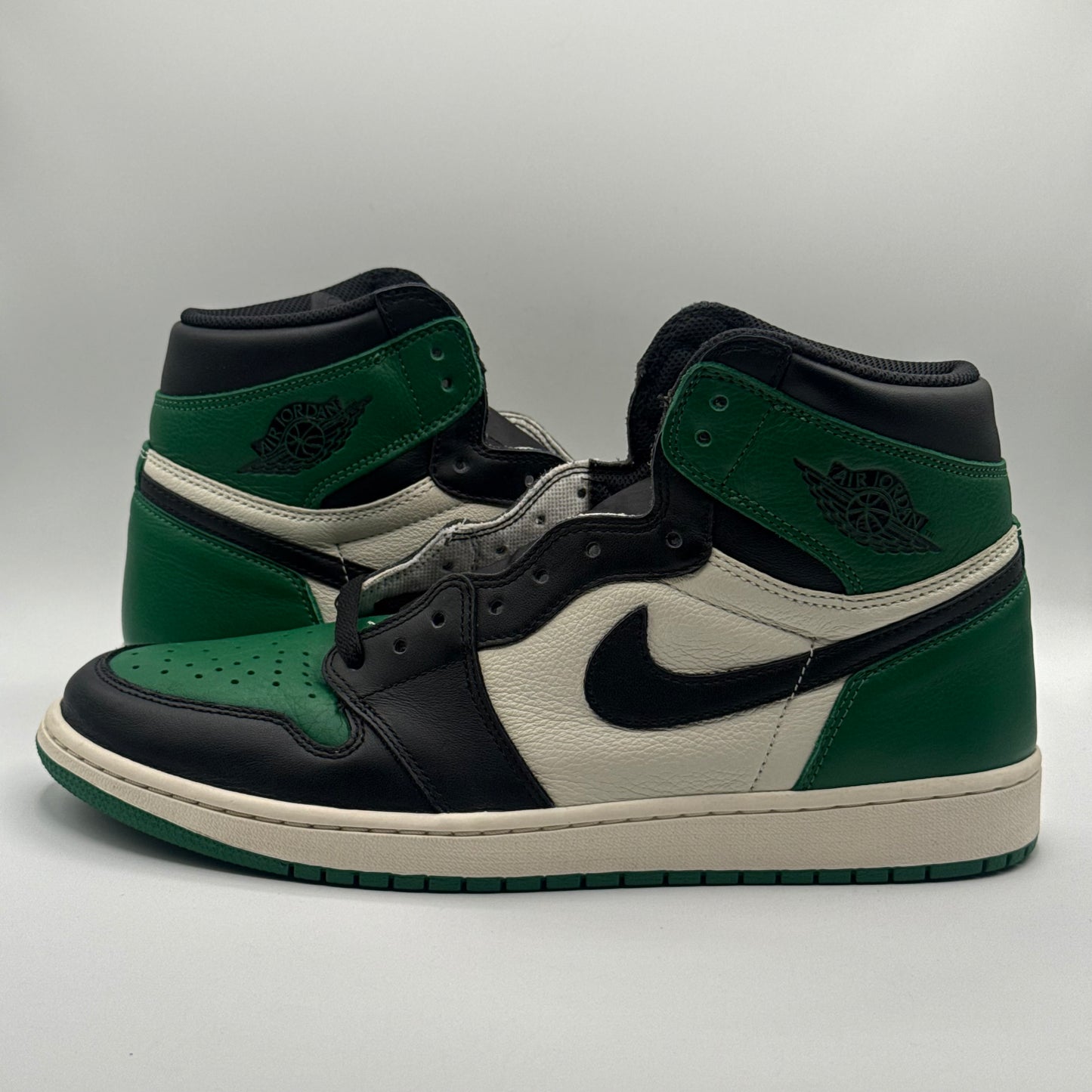 (USED) Jordan 1 High Pine Green Size 12