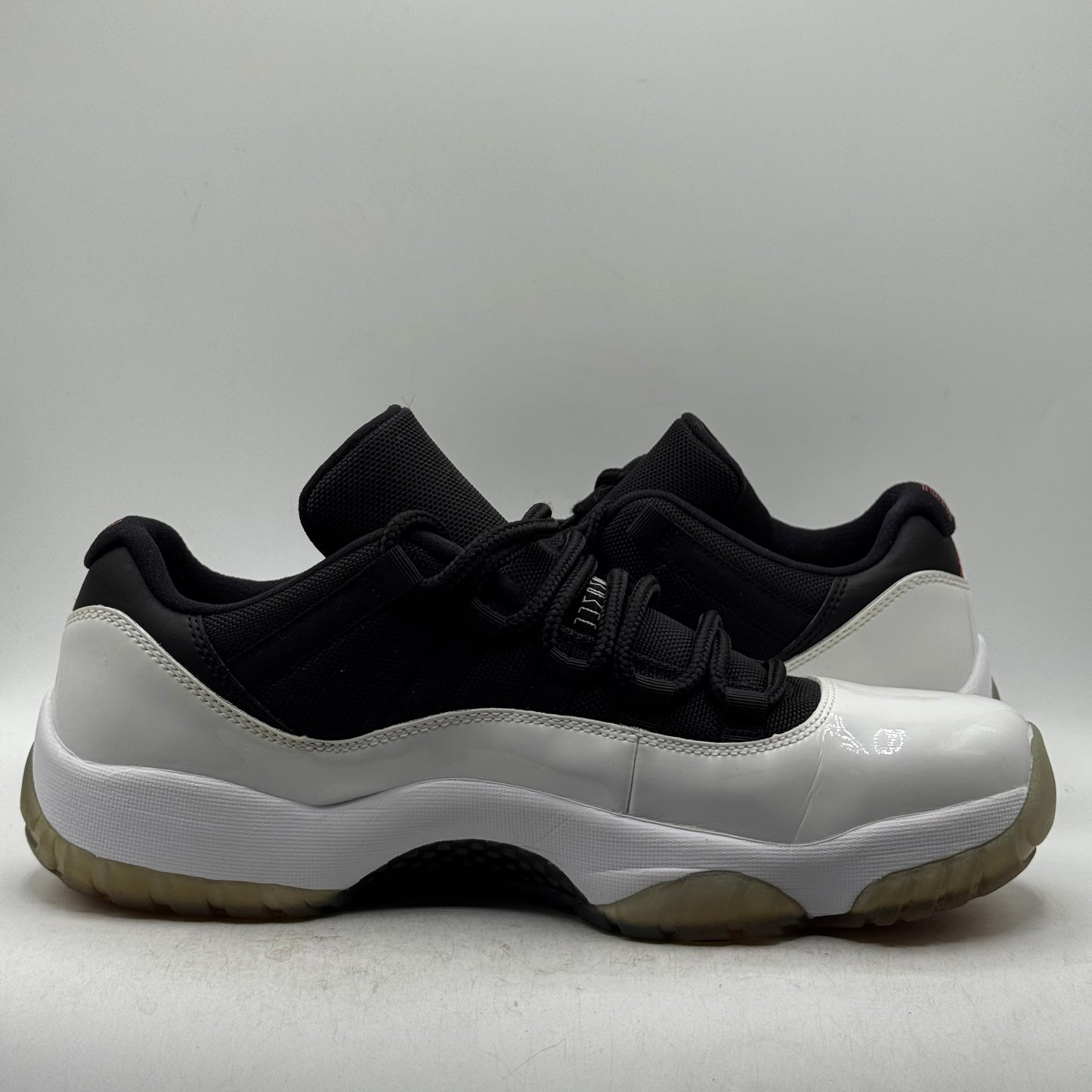 (USED) Jordan 11 Low Tuxedo (2013) Size 11.5