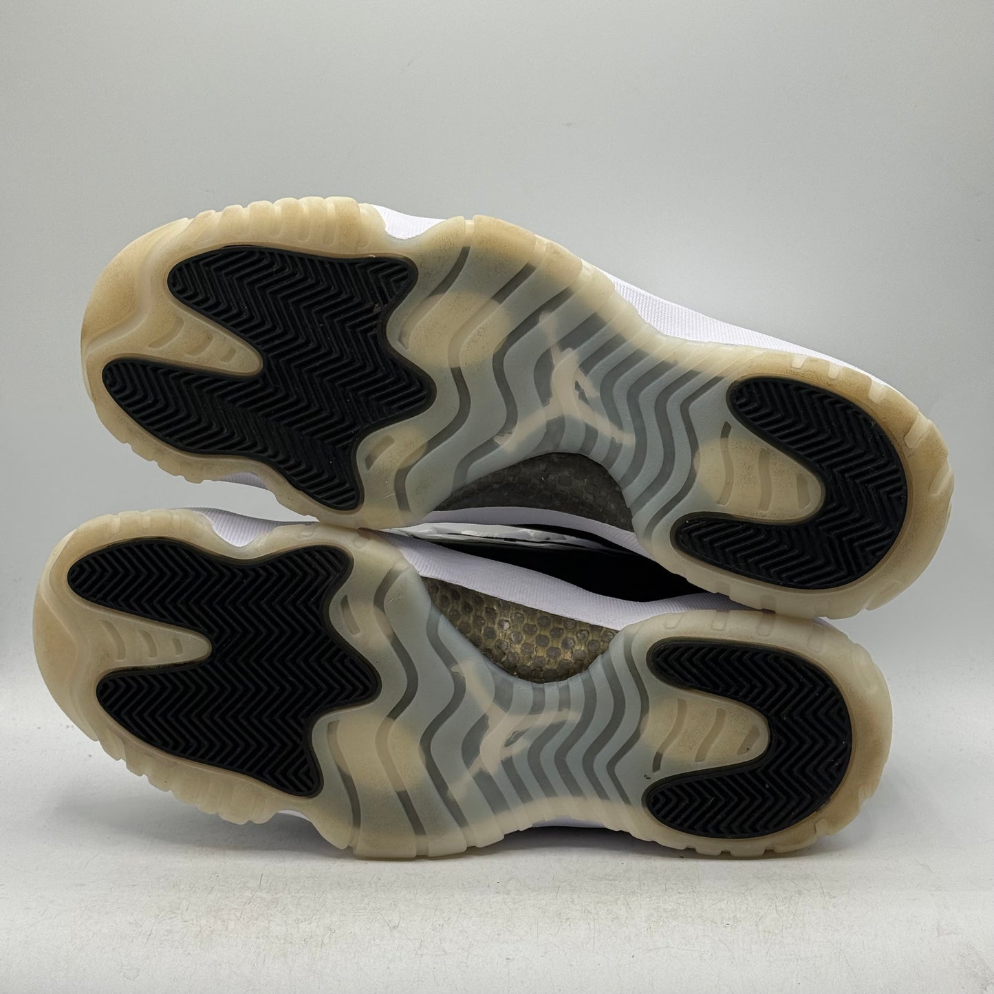 (Used) Jordan 11 High Gratitude Size 11.5