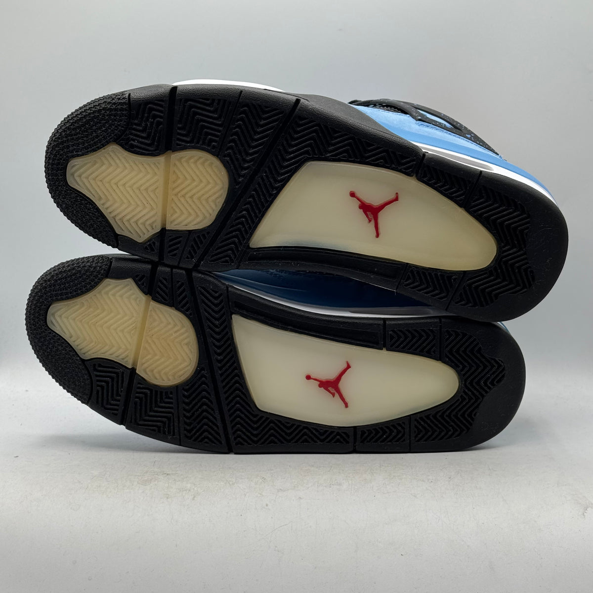 (USED) Jordan 4 Travis Scott Size 10.5