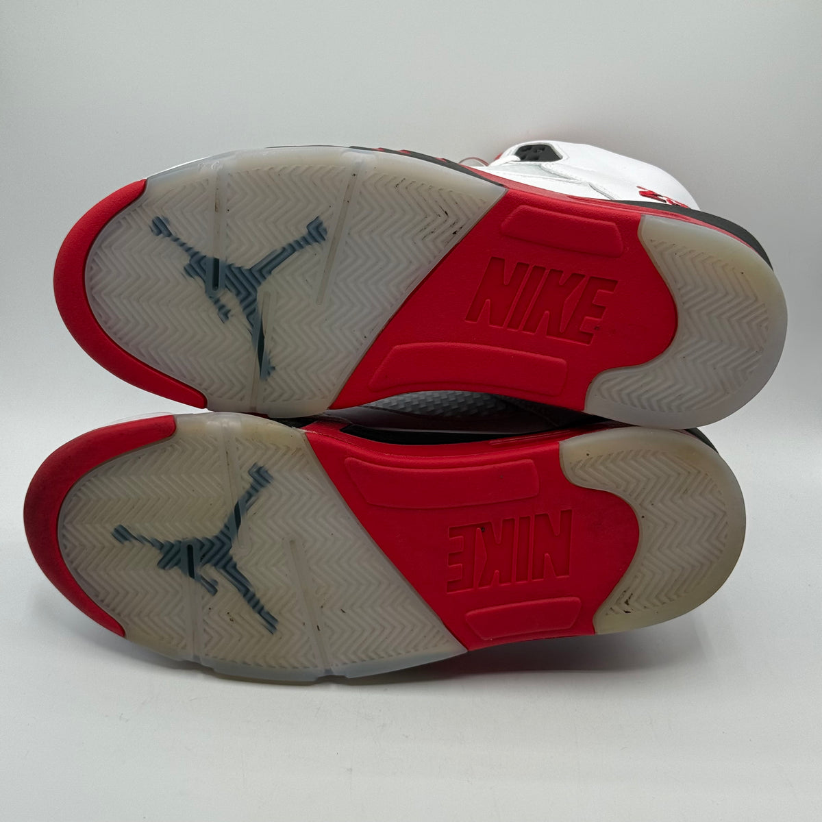 (USED) Jordan 5 Fire Red Black Tongue Size 10.5